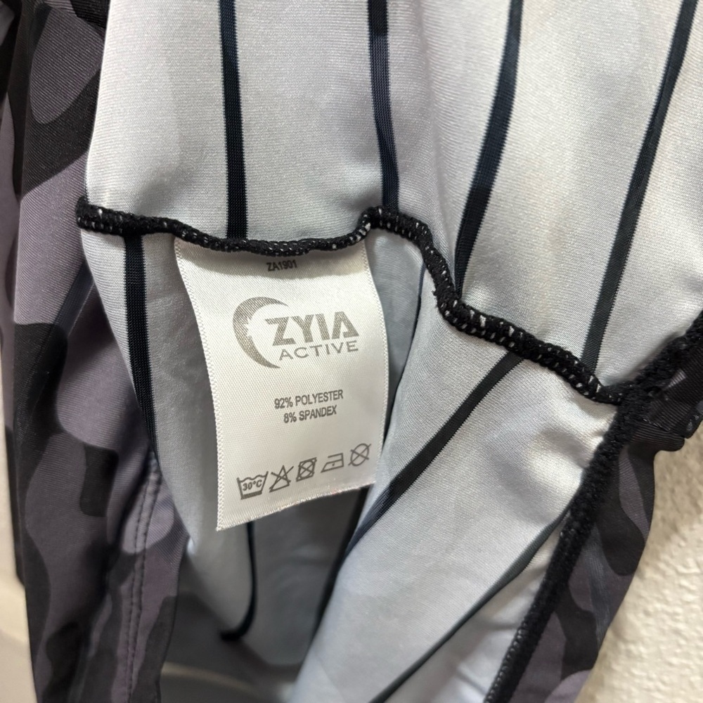 Zyia Active Havana Mesh Tank Top in Black Camo Size M - Picture 6 of 8
